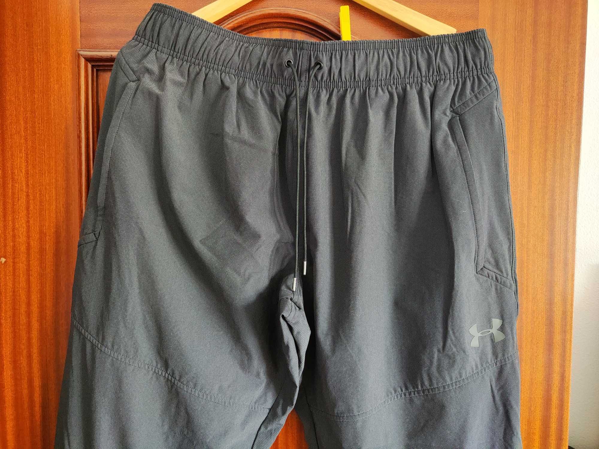 Calças Under Armour (XL)