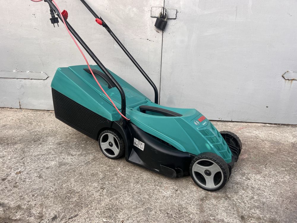 Газонокосарка bosch rotak 32