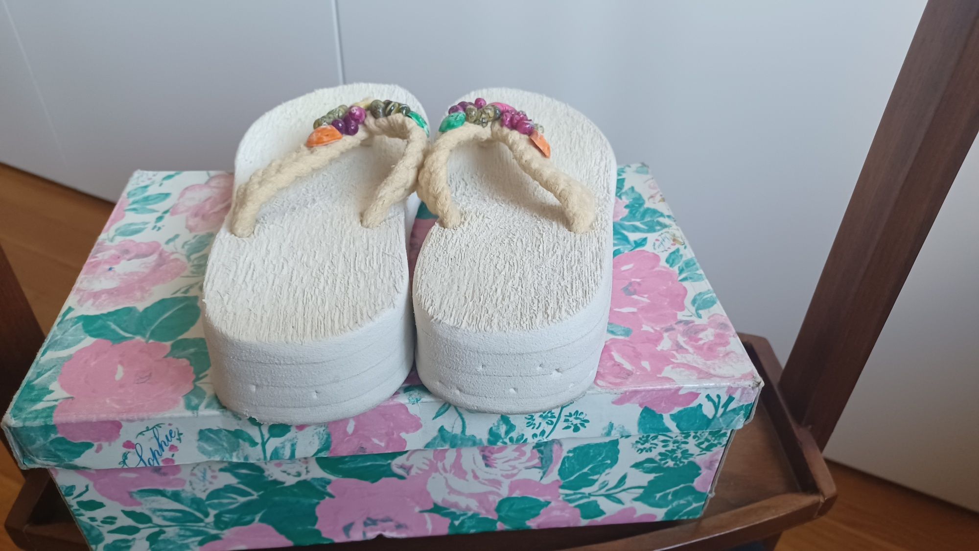 Chinelos de dedo