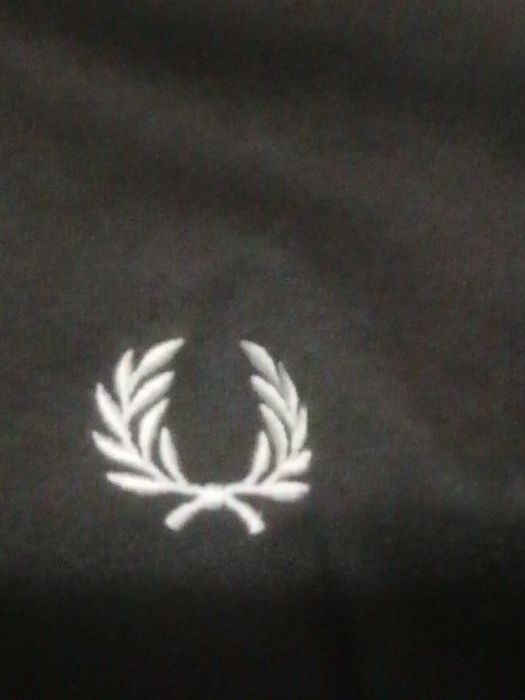 Продам водолазкау Fred Perry