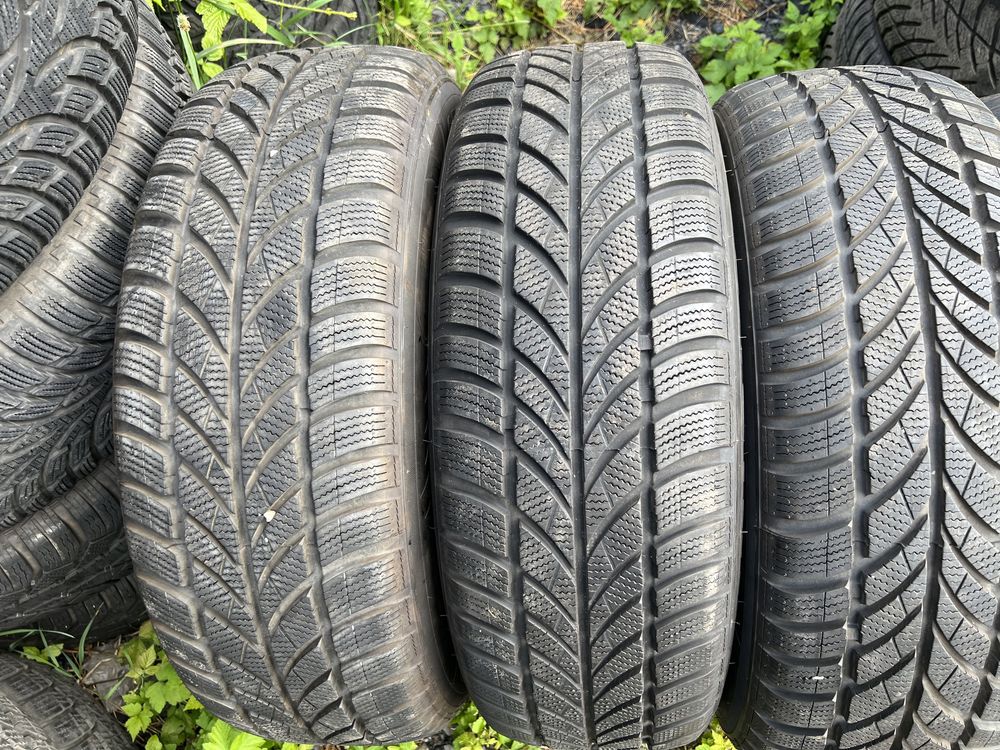 4xopona zimowa MAXXIS w rozmiarze 215/65 R16