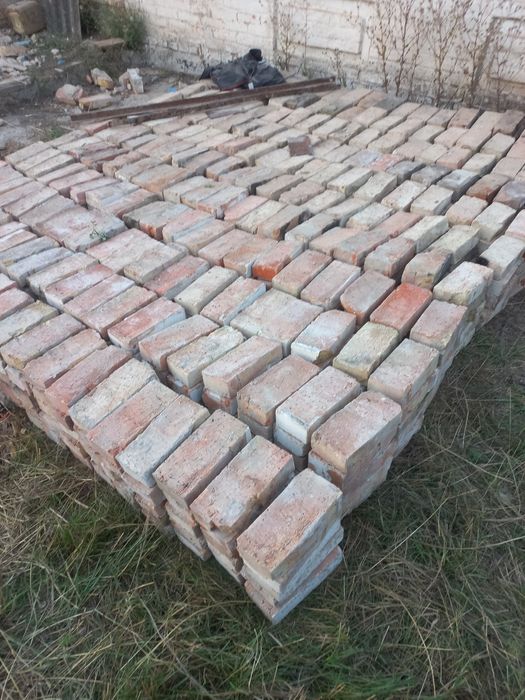 Продам красный кирпич.