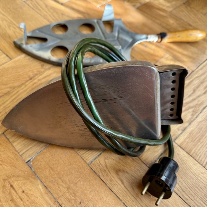 Soldne, ciężkie żelazko krawieckie, ze stopką