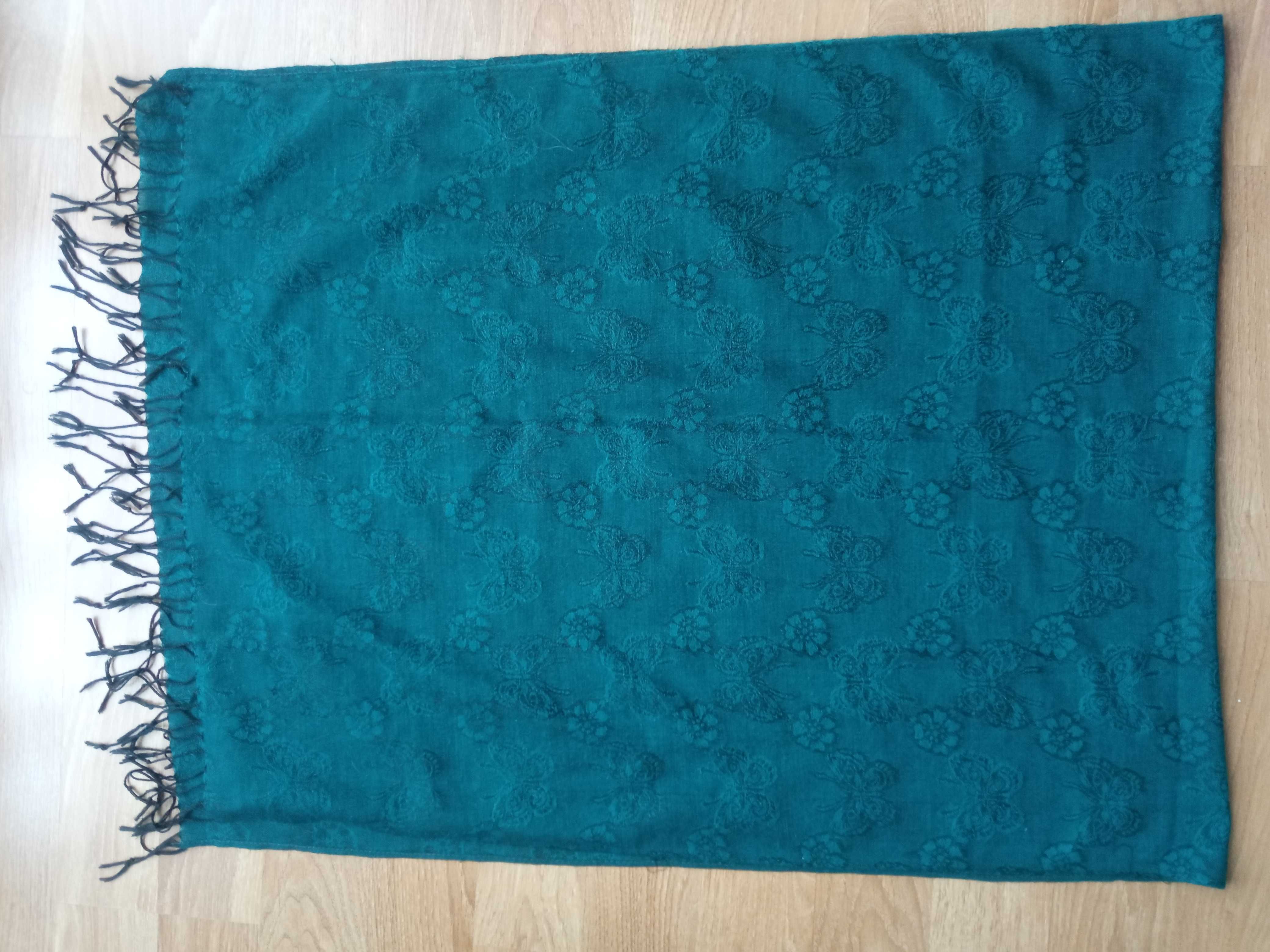 Duża chusta turkusowa elegancka szal turkusowy z frędzlami 180 x 70 cm