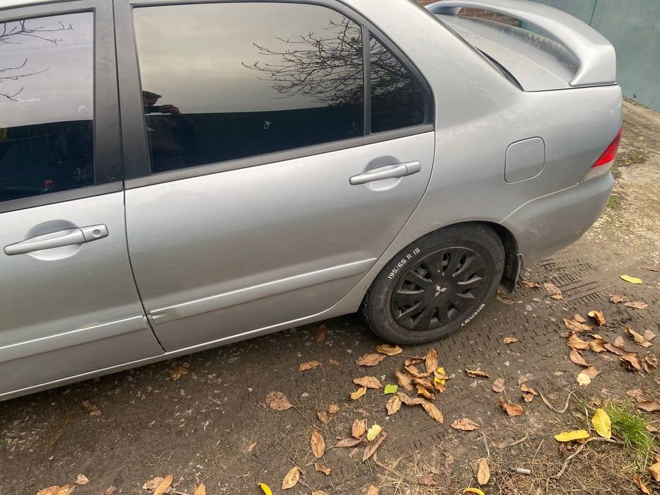 Продам свій автомобіль лансер 9