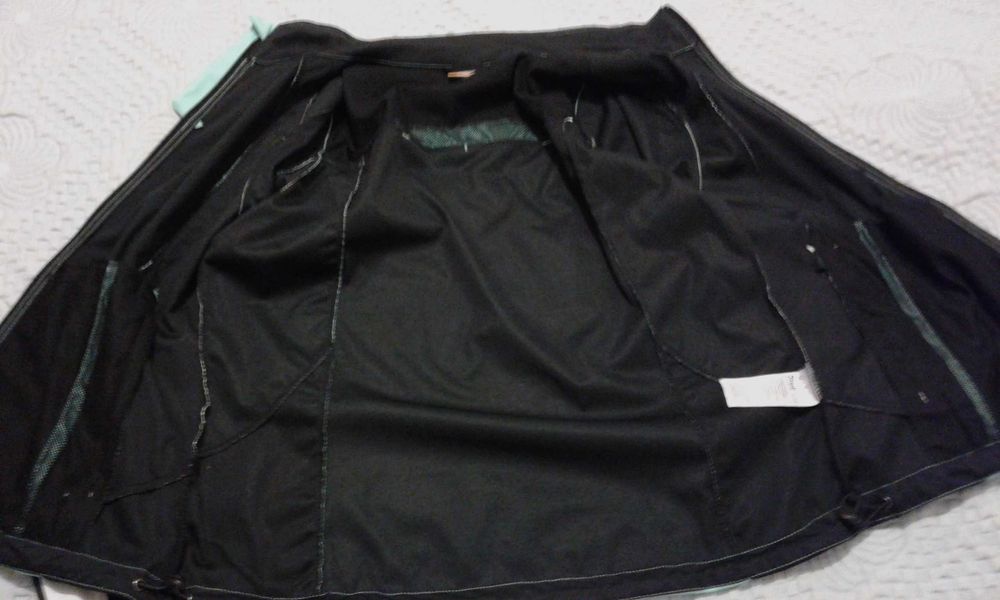 Casaco corta vento. Novo