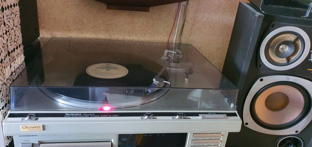Gramofon TECHNICS Quartz