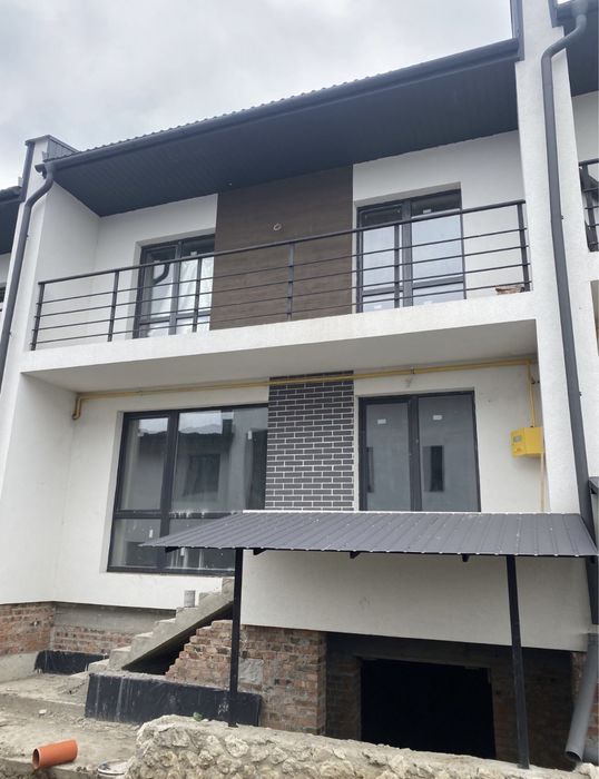 Продається котедж. Також є ділянка 10 сотих