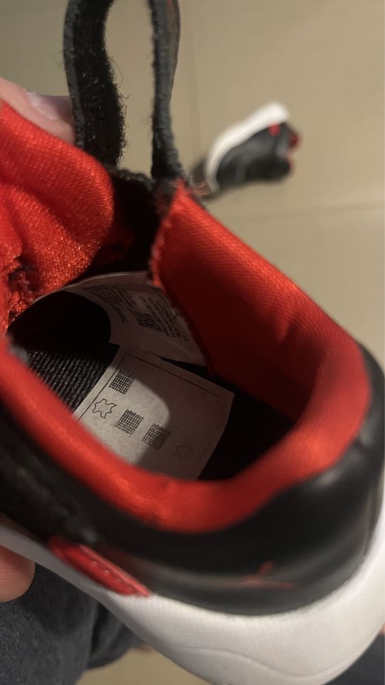 Buty JORDAN dziecięce zapinane na rzepę