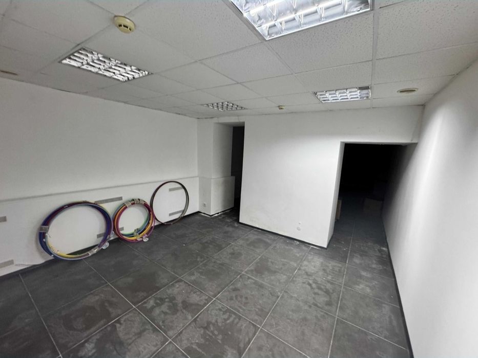 Соборная/Потемкинская фасадное помещения в цоколе 97м 55000$