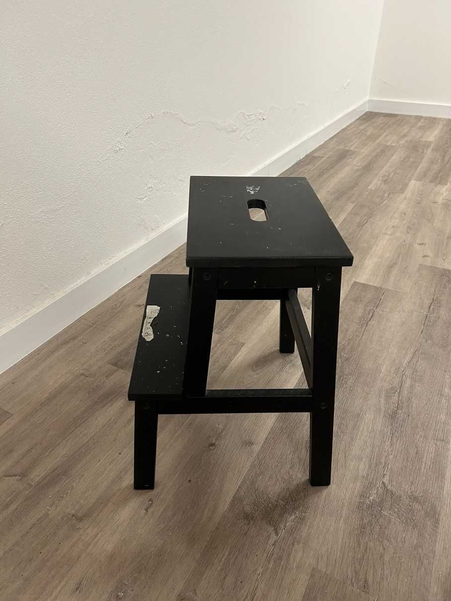 [Reservado] Escadote IKEA BEKVÄM Preto – 2 Degraus, Madeira, Razoável