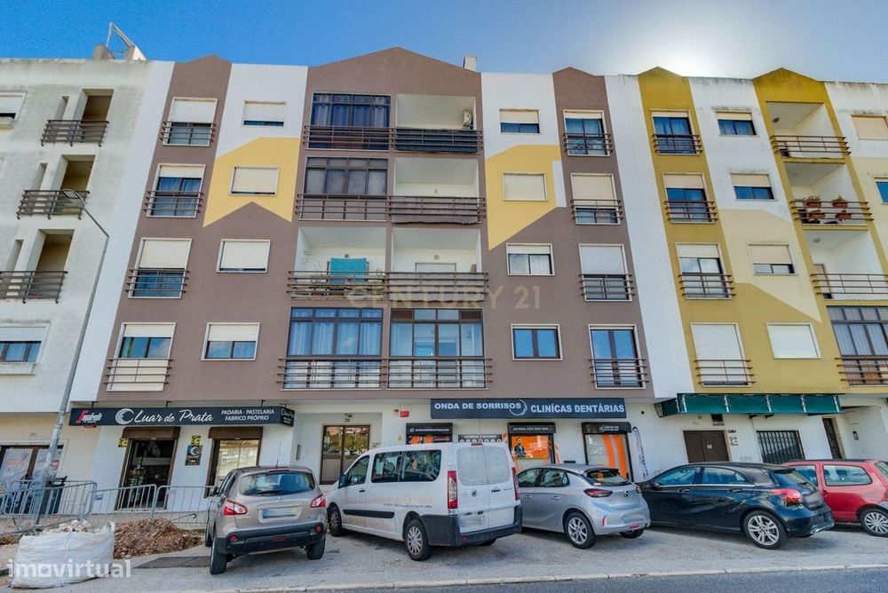 Armazém de 1080m2 com terreno de 7080m2 com afetação de armazéns e act