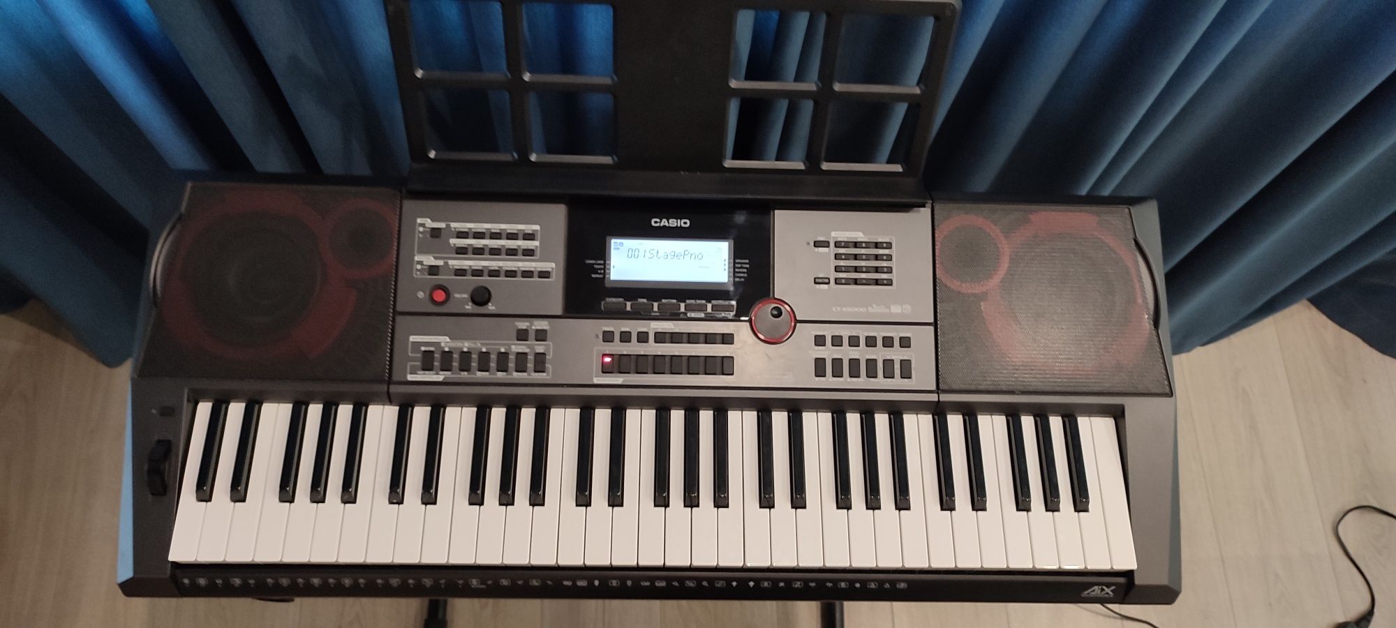 Синтезатор Casio CT-X5000. В подарунок підставка