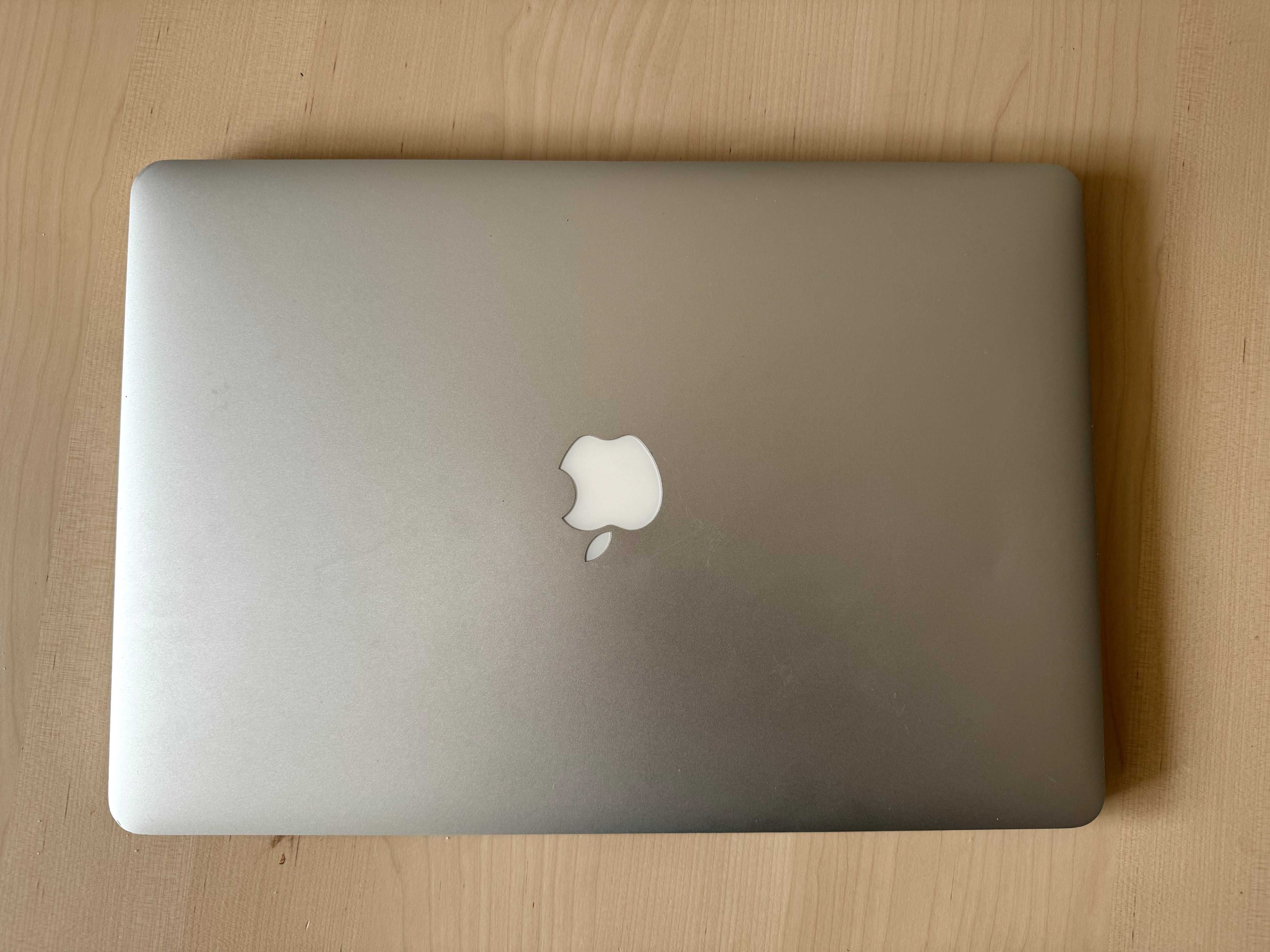 MacBook Pro i7 Mid-2015 15" SSD 512gb 16gb RAM (A1398) (new battery)