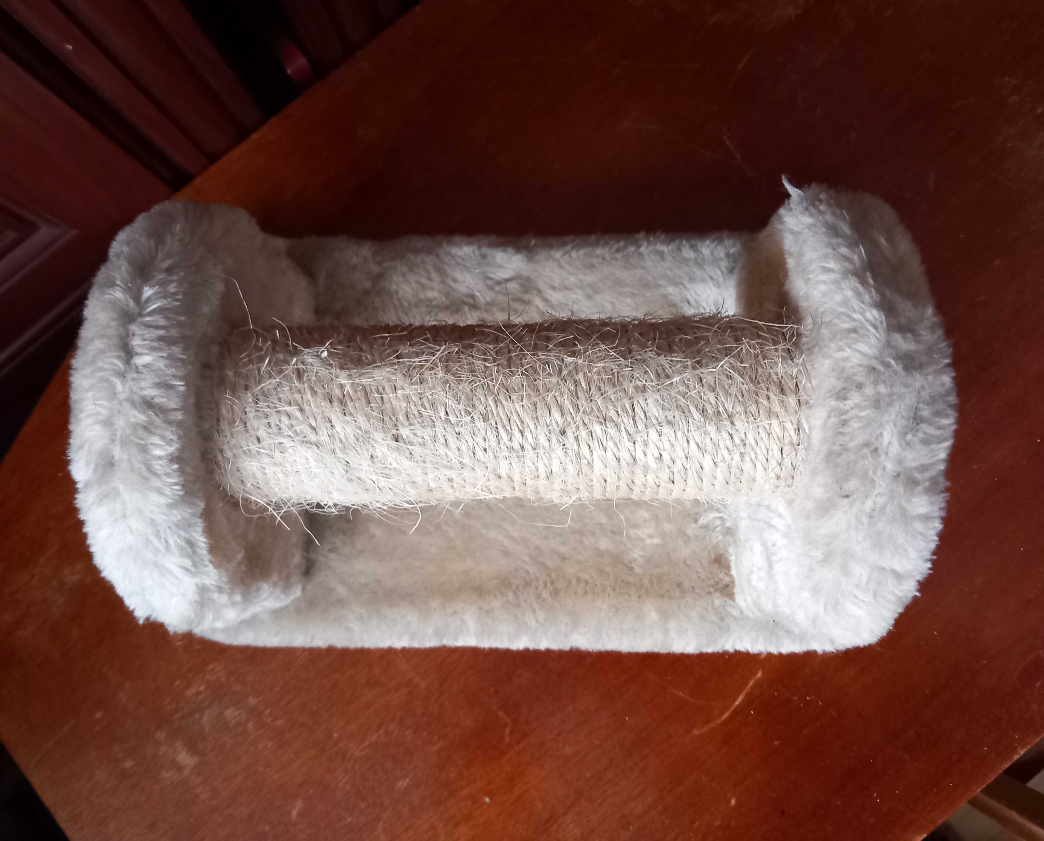 Mały drapak dla kota 28x17x19cm