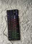 Teclado gamer com leds da marca trust