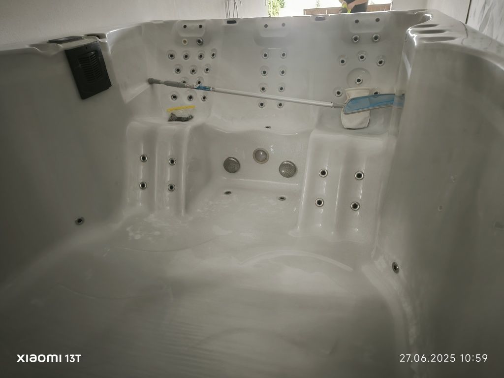 Swimspa Zewnętrzny basen z jacuzzi i przeciw prądem Twoje spa w ogrodz