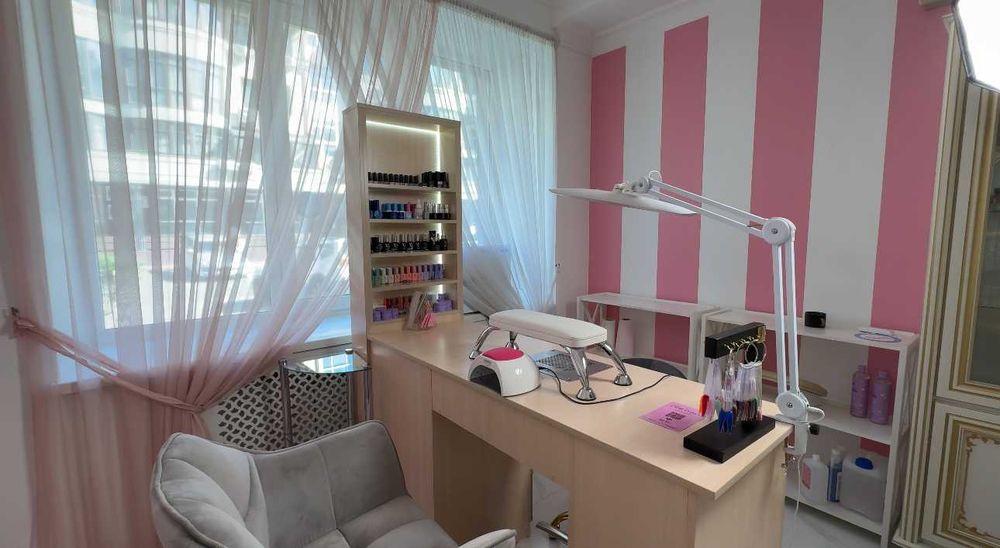 Продам діючий салон краси в Києві, Оболонь, 188м2 ТЕРМІНОВО