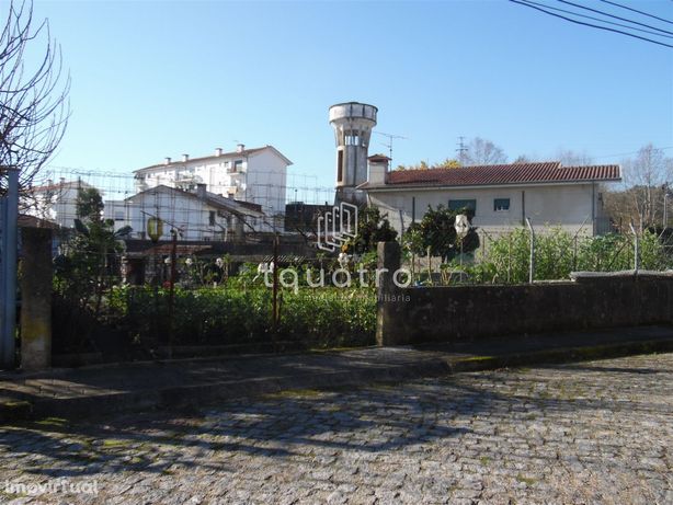 Lote de Terreno em Oliveira São Mateus, Famalicão