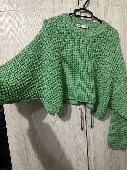 Зелений светр zara
