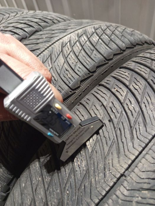 Шини (ЗИМА) 235/60R18