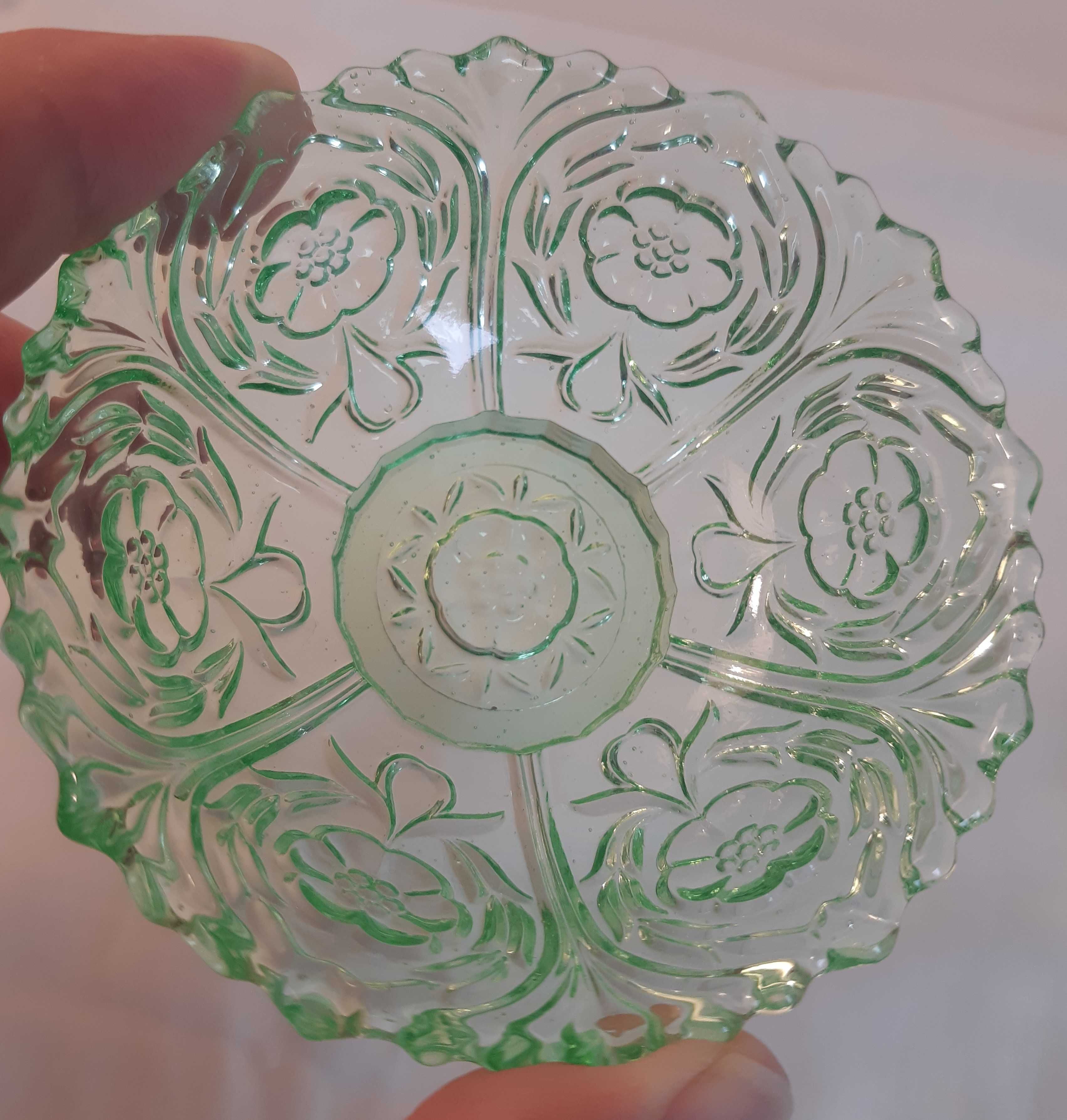 Conjunto de 9 Tacinhas Antigas em Vidro Verde