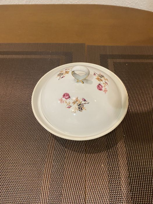 Посуда, салатница, сахарницы, маслянки, креманки, тортовница