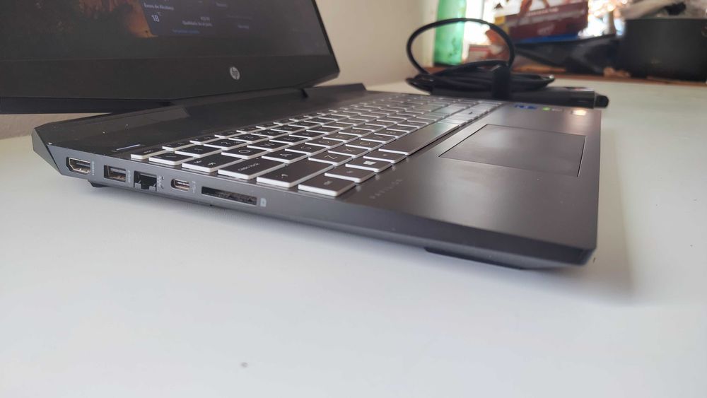 Hp Victus 15 Gaming (11th+12gb+RTX 3050)