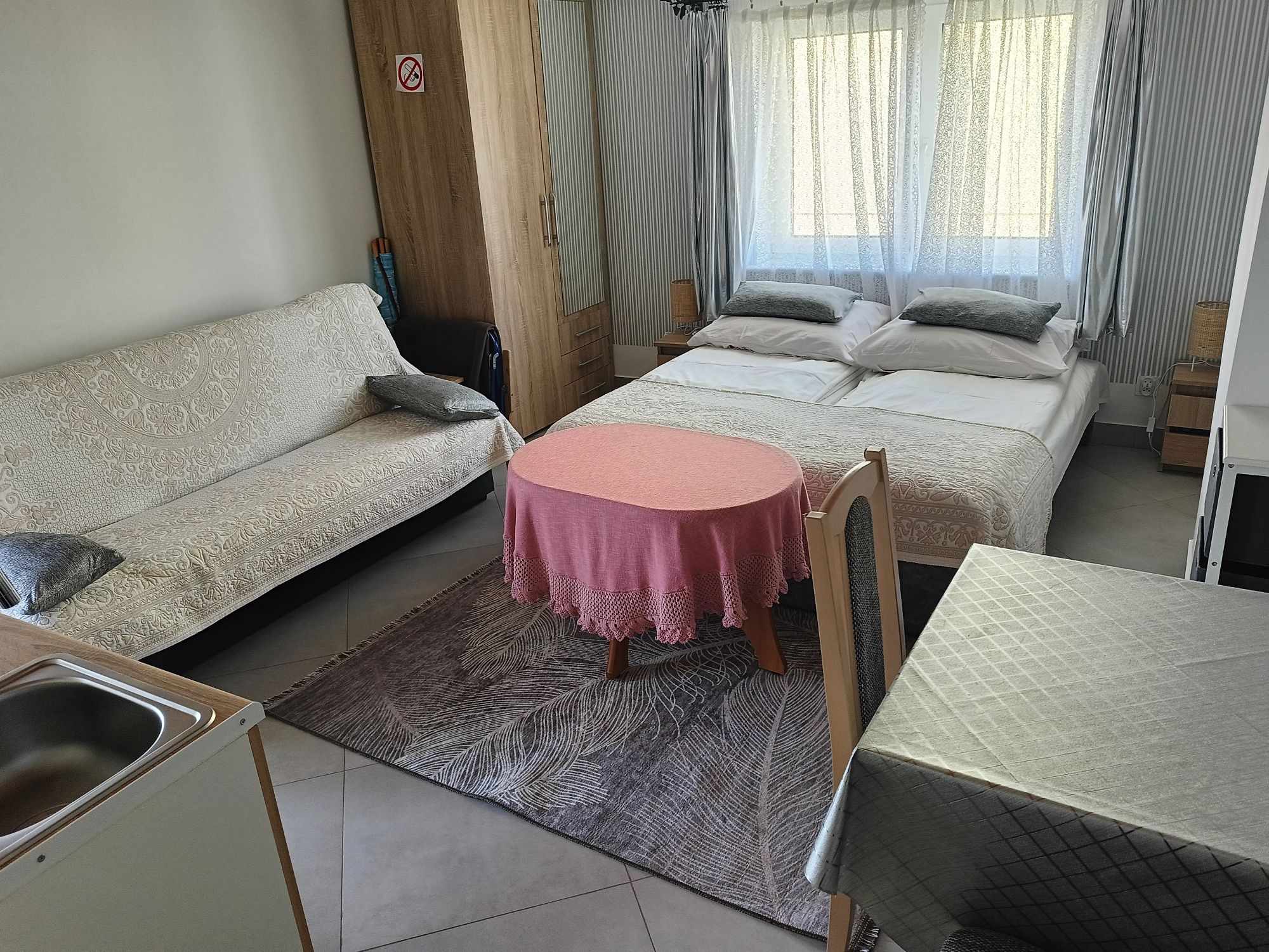 Pokoje z aneksami lub  apartament do wynajęcia  nocleg nad  morzem