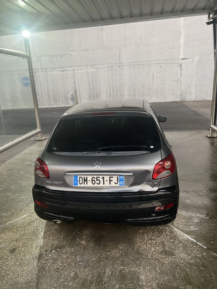 Carro peugeot 206+