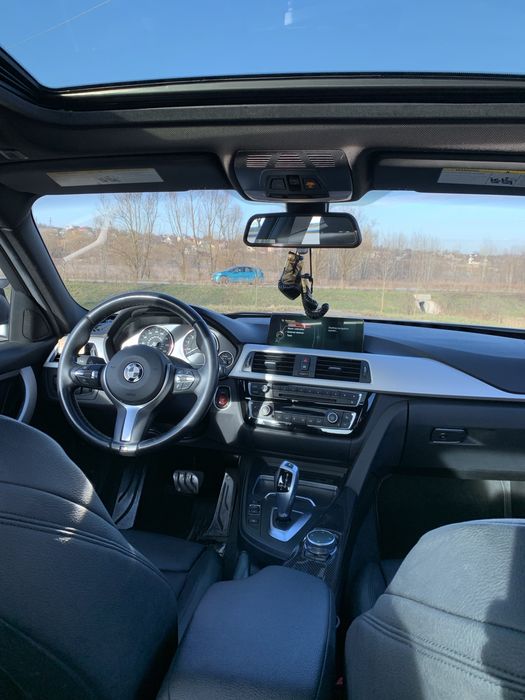 Продаю BMW 320i 2016год