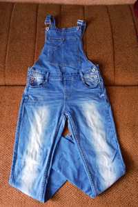 Жіночий джинсовий комбінезон