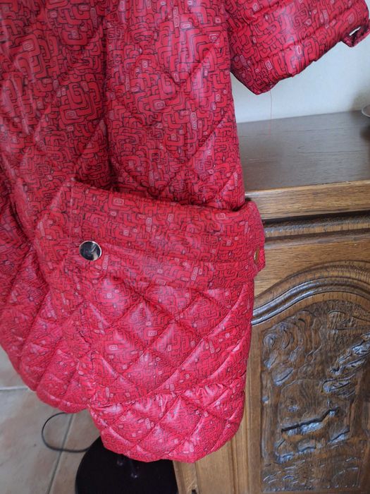 Продам жіночу куртку, демісезонну, в відмінному стані.