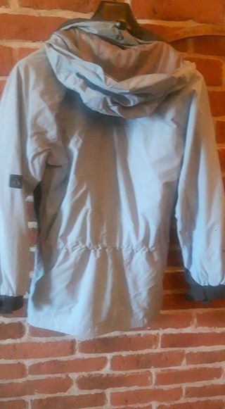 Oddam kurtka damska typu outdoor Bergson za kawę