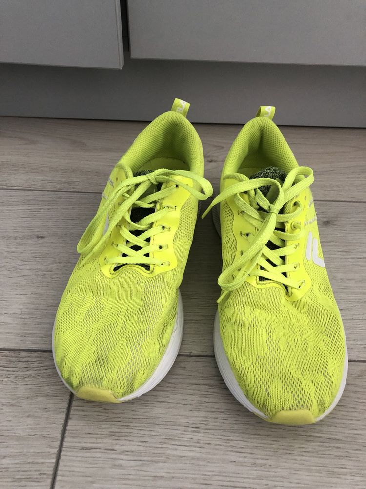 Buty sportowe damskie Fila 39