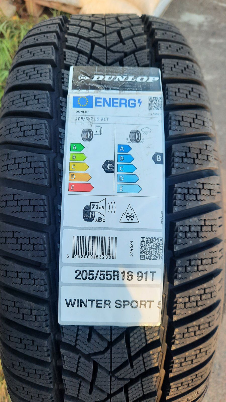 Зимові шини Dunlop Winter Sport 5 205/55 R16 91T. В наявності 4 шт.