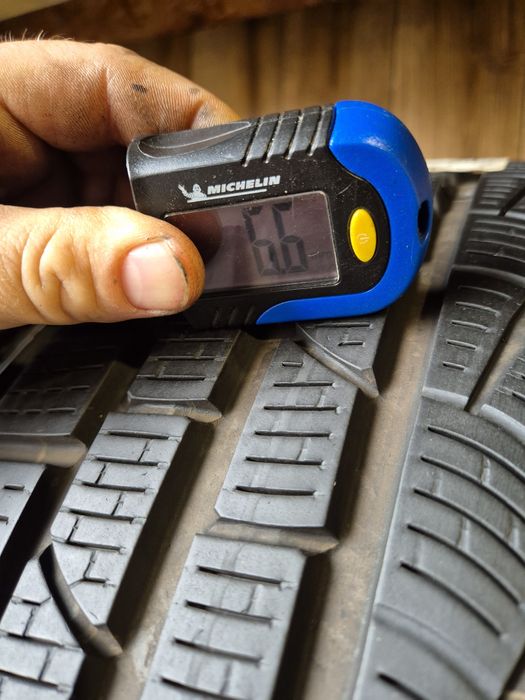 225/50/17 Pirelli para zima 6,5mm 22r RSC RunFlat ssr