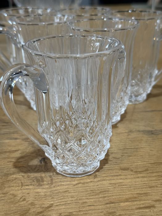 Zestaw sześciu szklanek