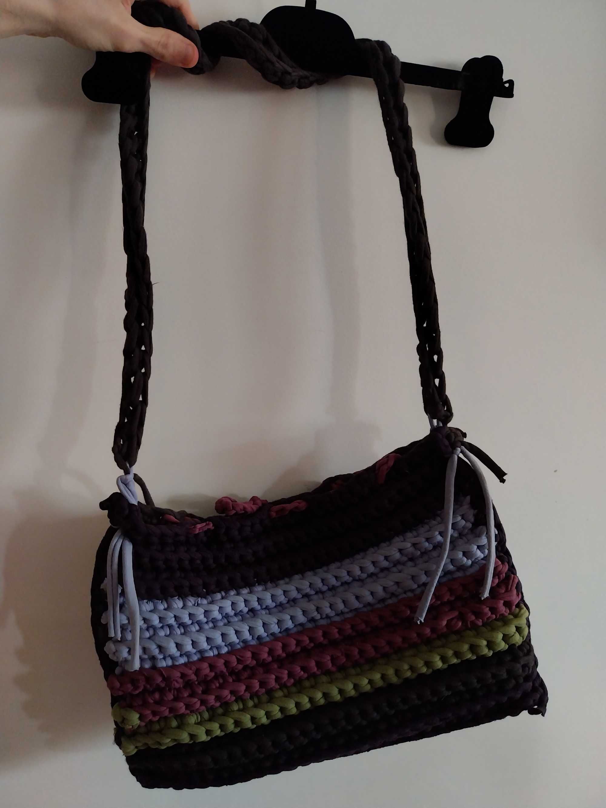Mala em macramé, várias cores