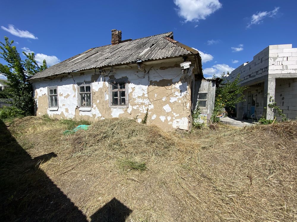 Продаж будинку Таращанський м-в 
Таращанський м-в 
Старий будинок+ нов