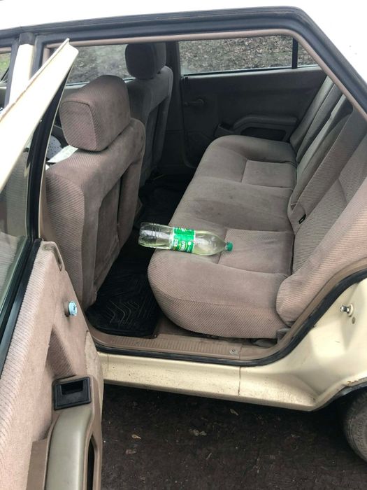 Продам . Авто в гарному стані. Об'єм 2.0 газ . Бензин. 1988.р ціна1200