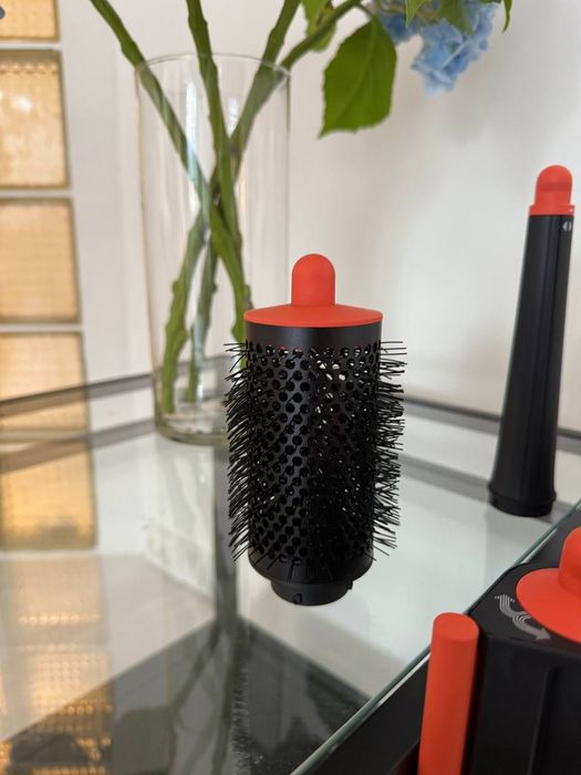 Стайлер для волосся з насадками у стилі Dyson