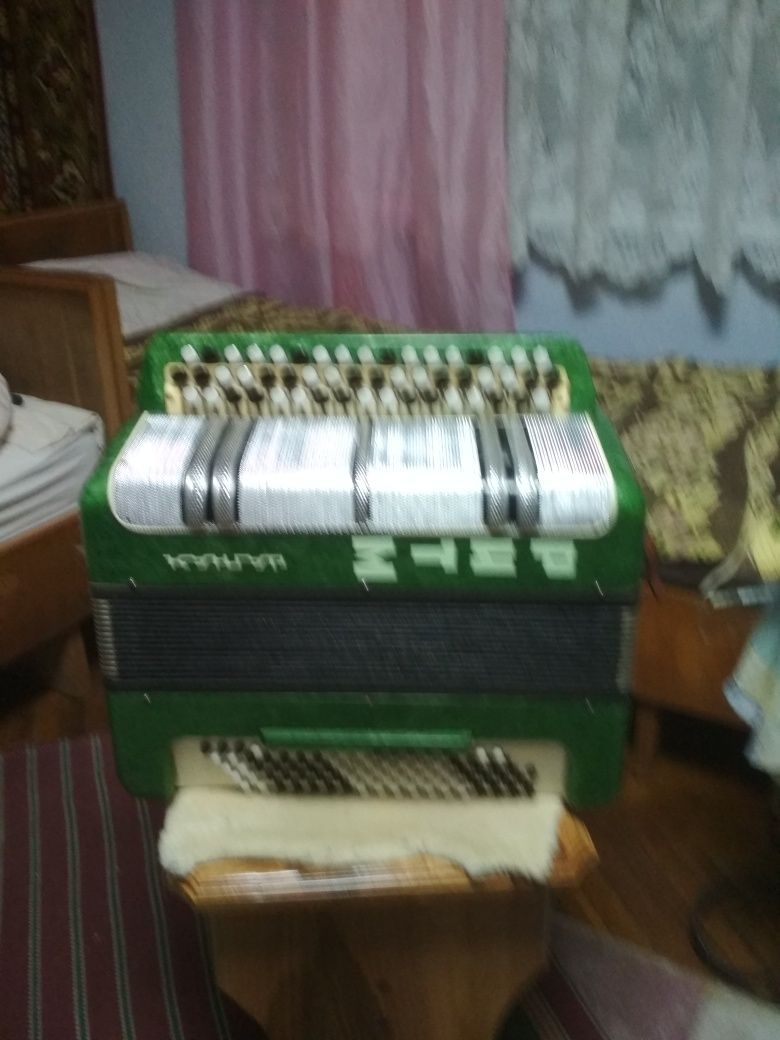Продам баян ,,Мелодія,,
