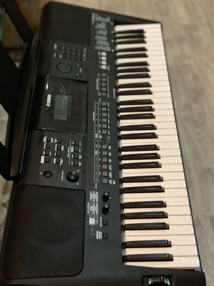 Синтезатор Yamaha PSR-E463