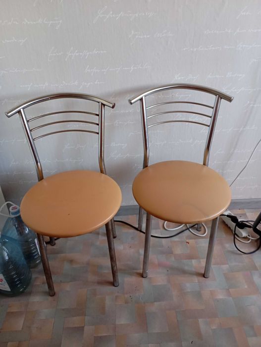 Стіл для кухні+ стільці