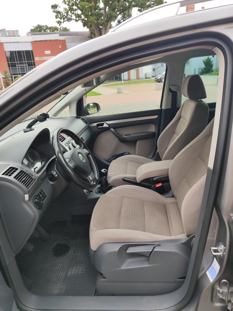 Volkswagen Touran 2.0 benzyna+LPG DOINWESTOWANY