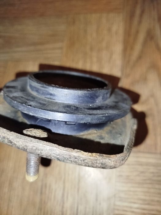 Опора заднього амортизатора Мерседес W163