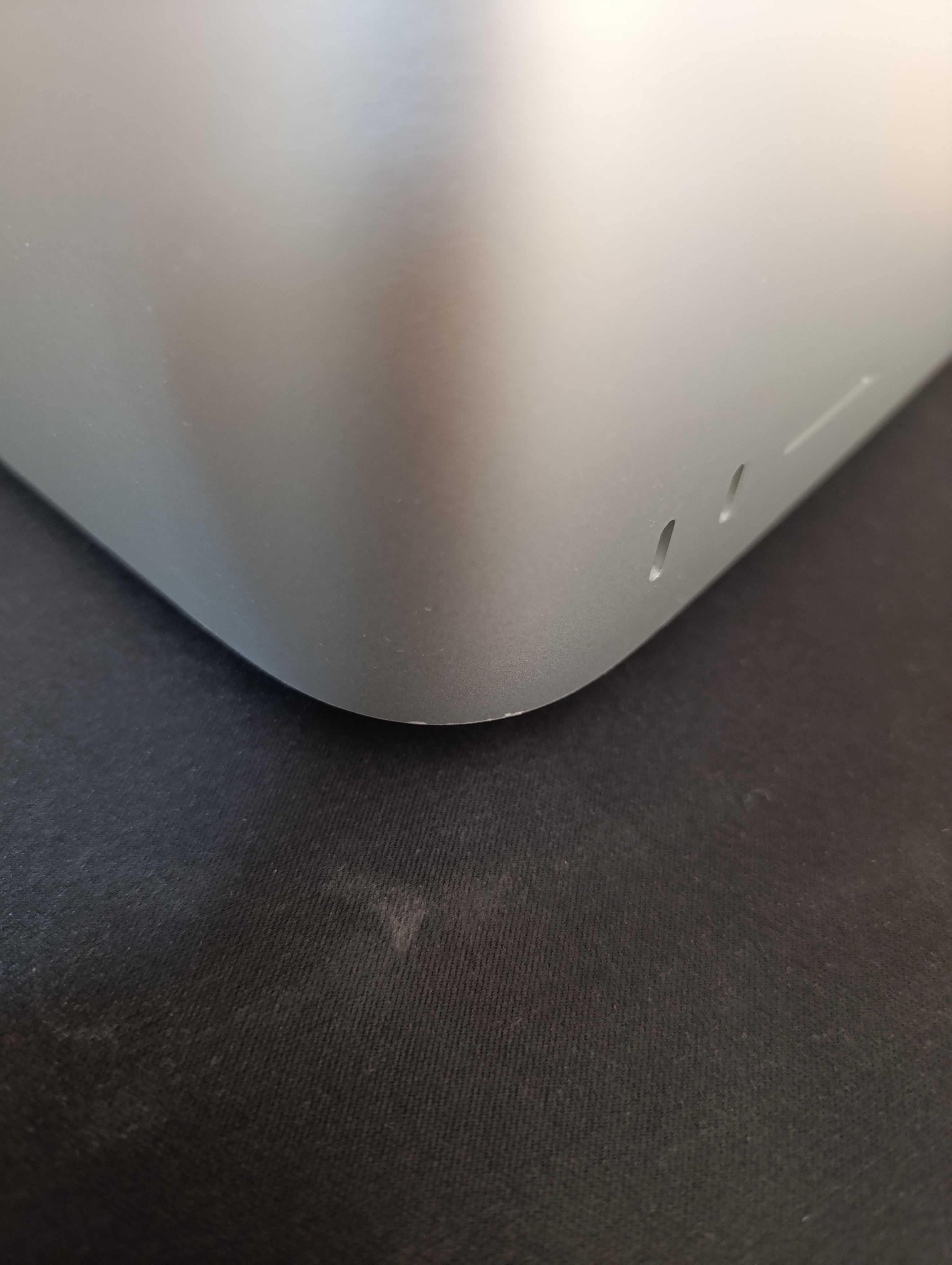 Mac Studio M1 Max / 10 core CPU / 32 core GPU / 32GB RAM / 512 GB SSD
