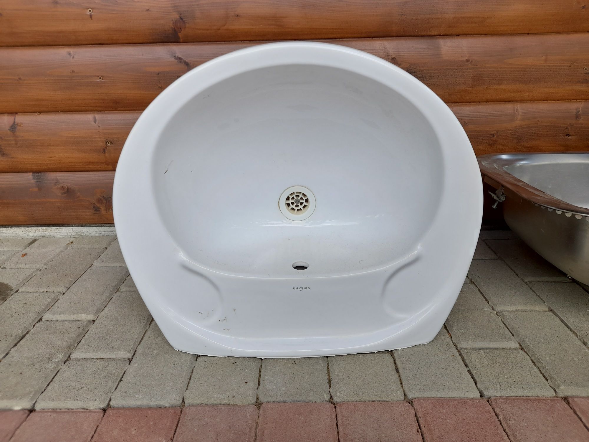 Sprzedam umywalkę Cersanit