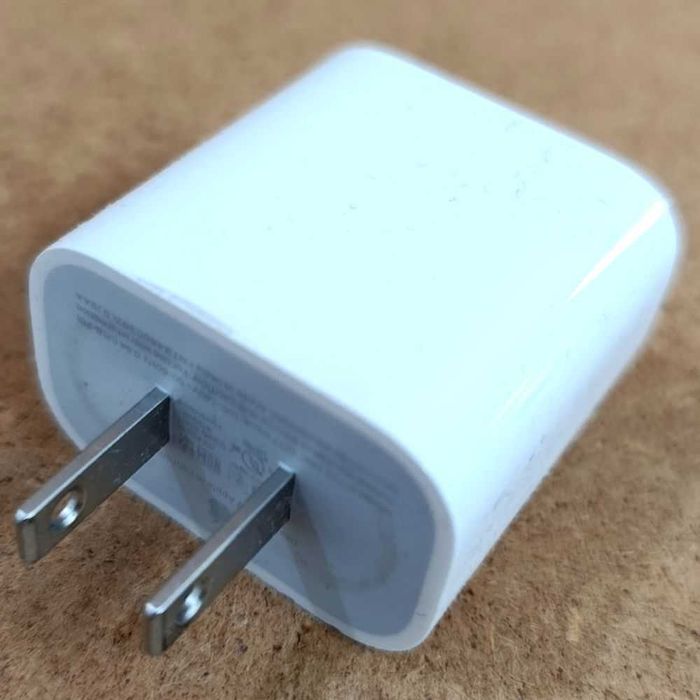 Apple зарядное, сетевой адаптер A1720 type-C, 5V/3A. Оригинал!